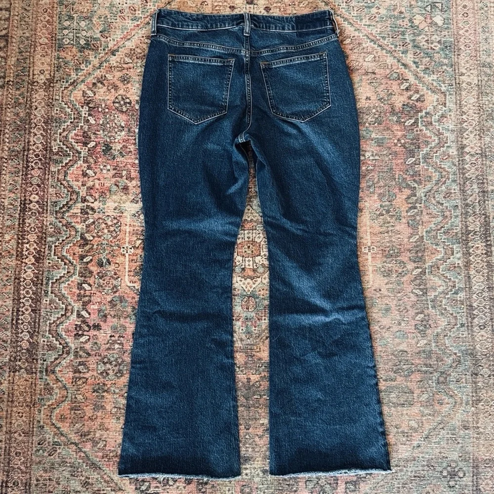 NWOT Abercrombie & Fitch Mid Rise Bootcut Frayed Hem Jeans Size 29 Short - Picture 8 of 9